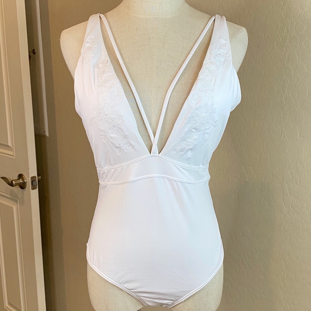 NWT O’NEILL Summer Lovin Swimsuit (L) - Picture 2 of 9